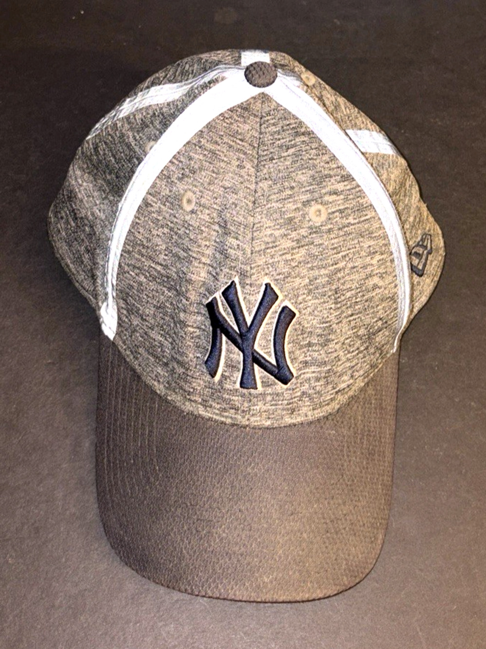 NY Yankees Baseball Cap MLB Authentic from New Era - Medium / Large